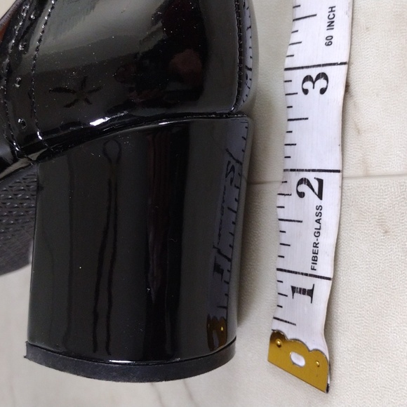 Tahari heels. - Picture 8 of 8